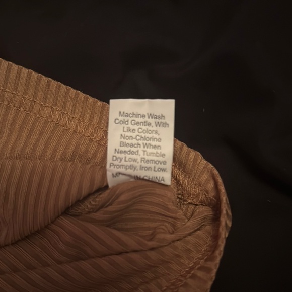 ROMWE Brown Ribbed Crop Top - Picture 3 of 4